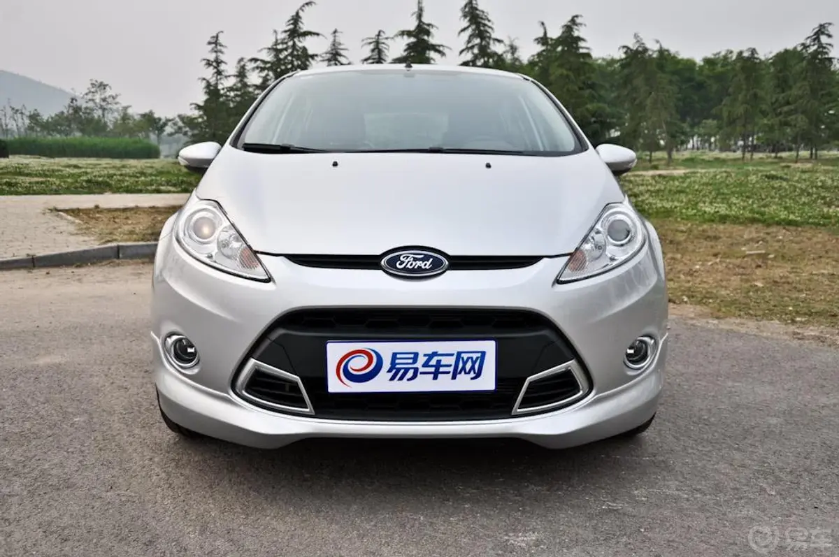 嘉年华两厢 1.5L 自动劲动型外观
