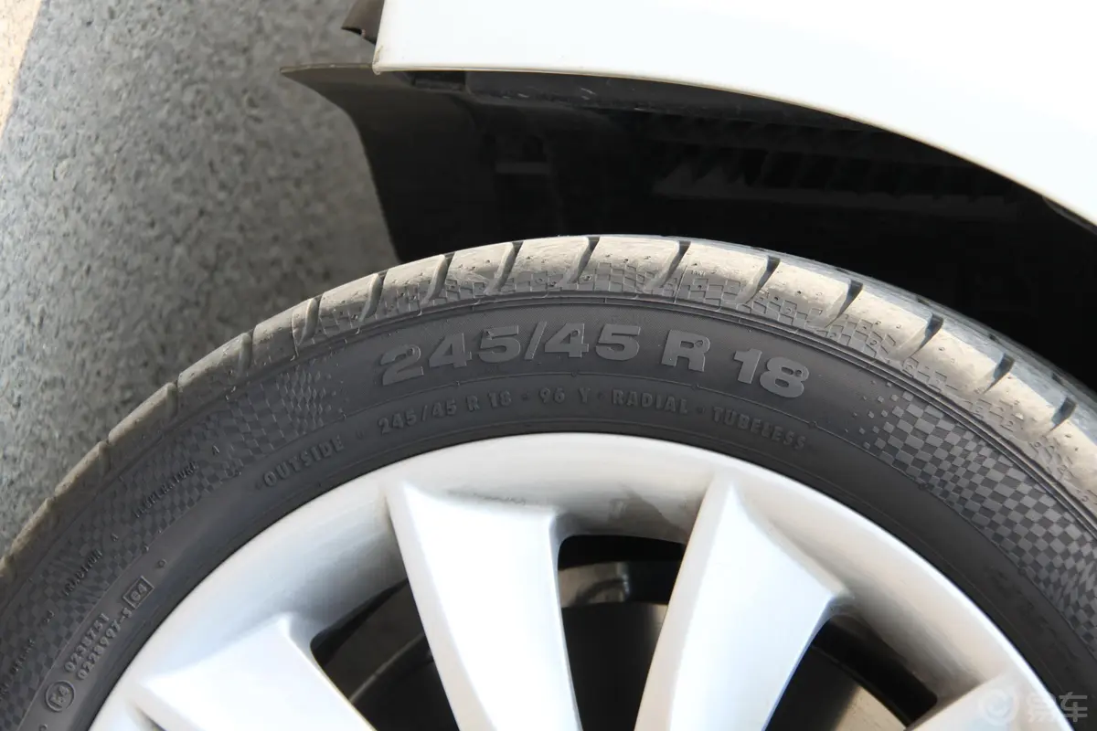 宝马5系(进口)535i 领先运动型轮胎规格