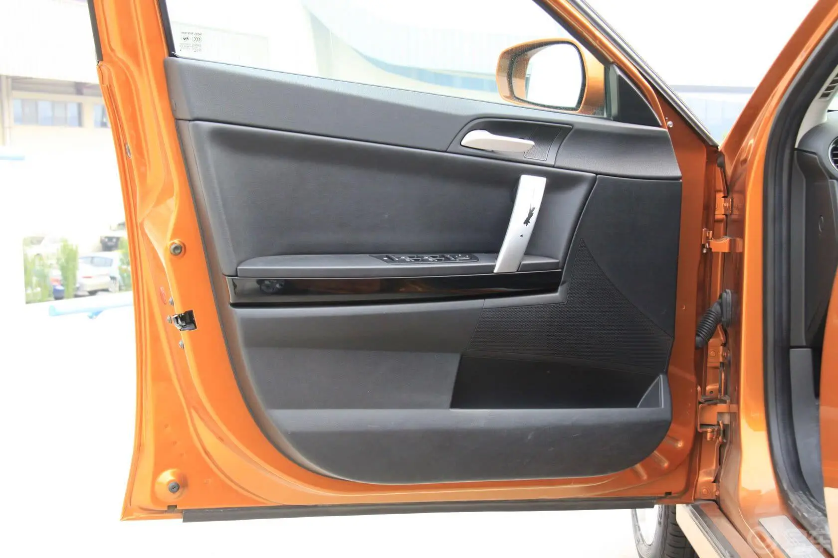 MG6掀背 1.8DVVT 世博版 手自一体驾驶员侧车门内门板