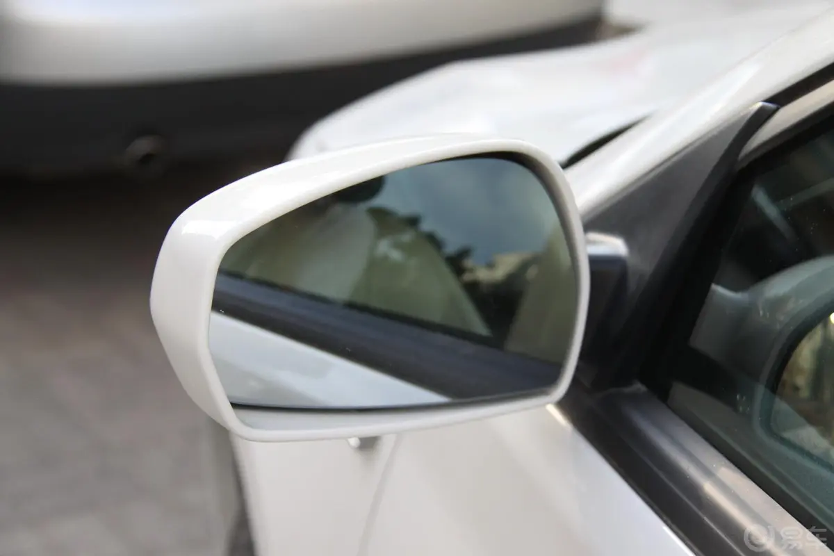 MG6Saloon 1.8T 自动 豪华版后视镜镜面（后）