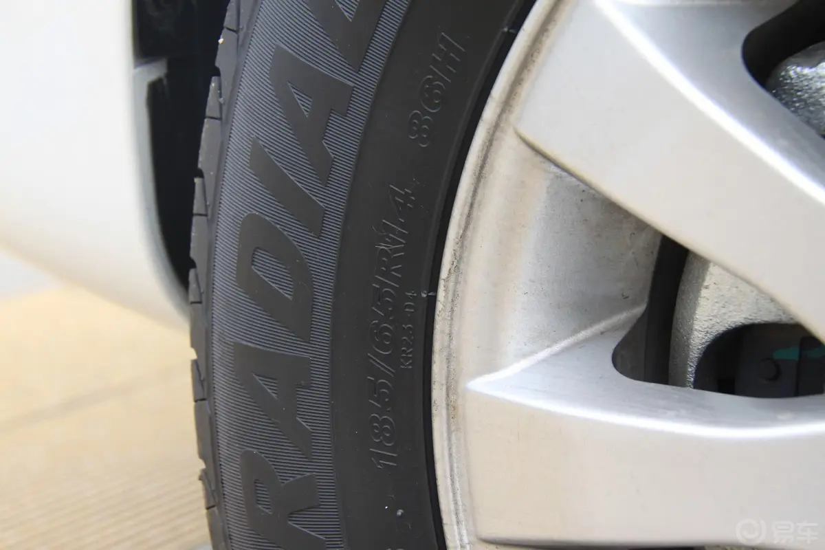 众泰Z200HB1.5 自动豪华型轮胎规格