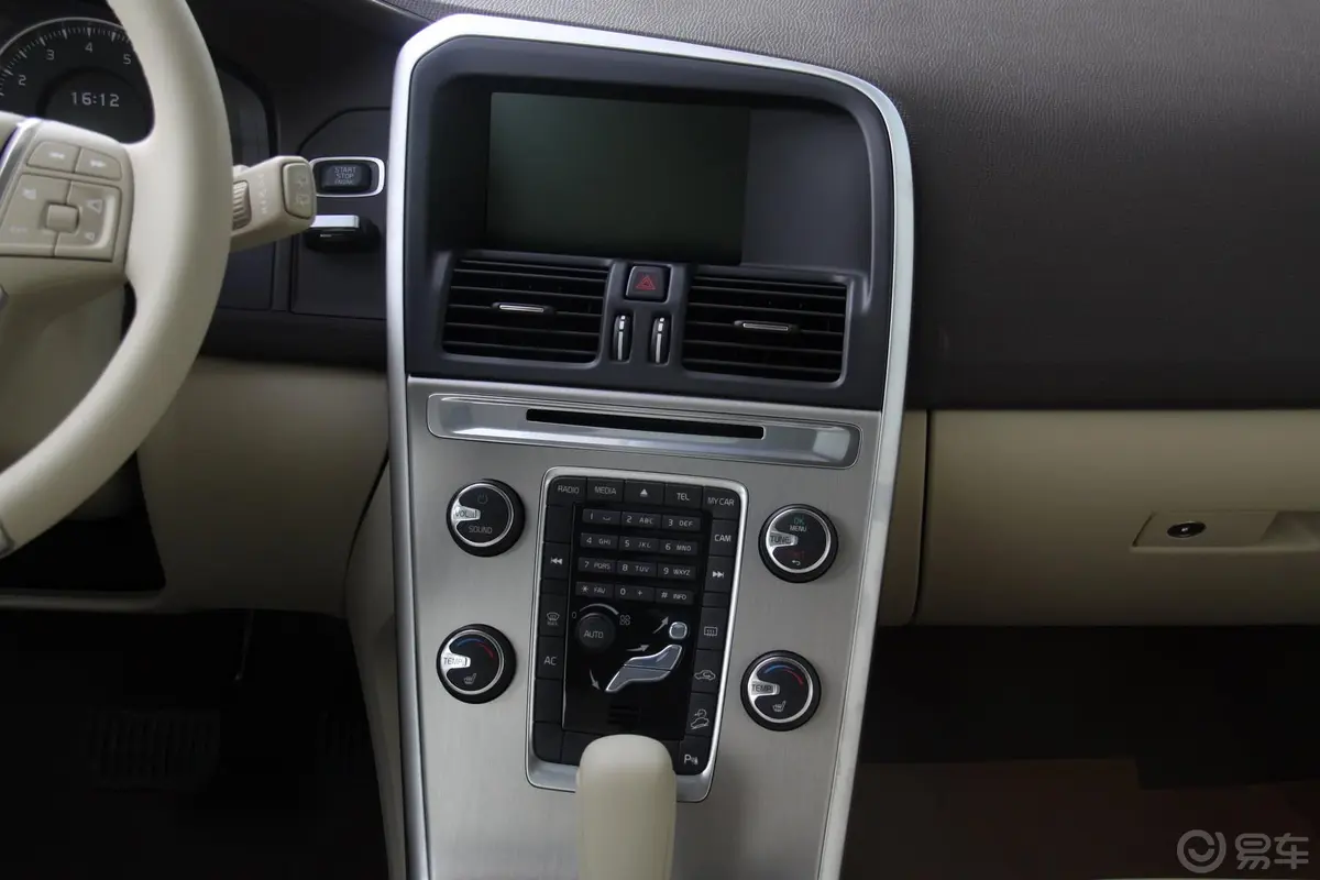 沃尔沃XC60(进口)3.0 T6 AWD舒适版中控台整体