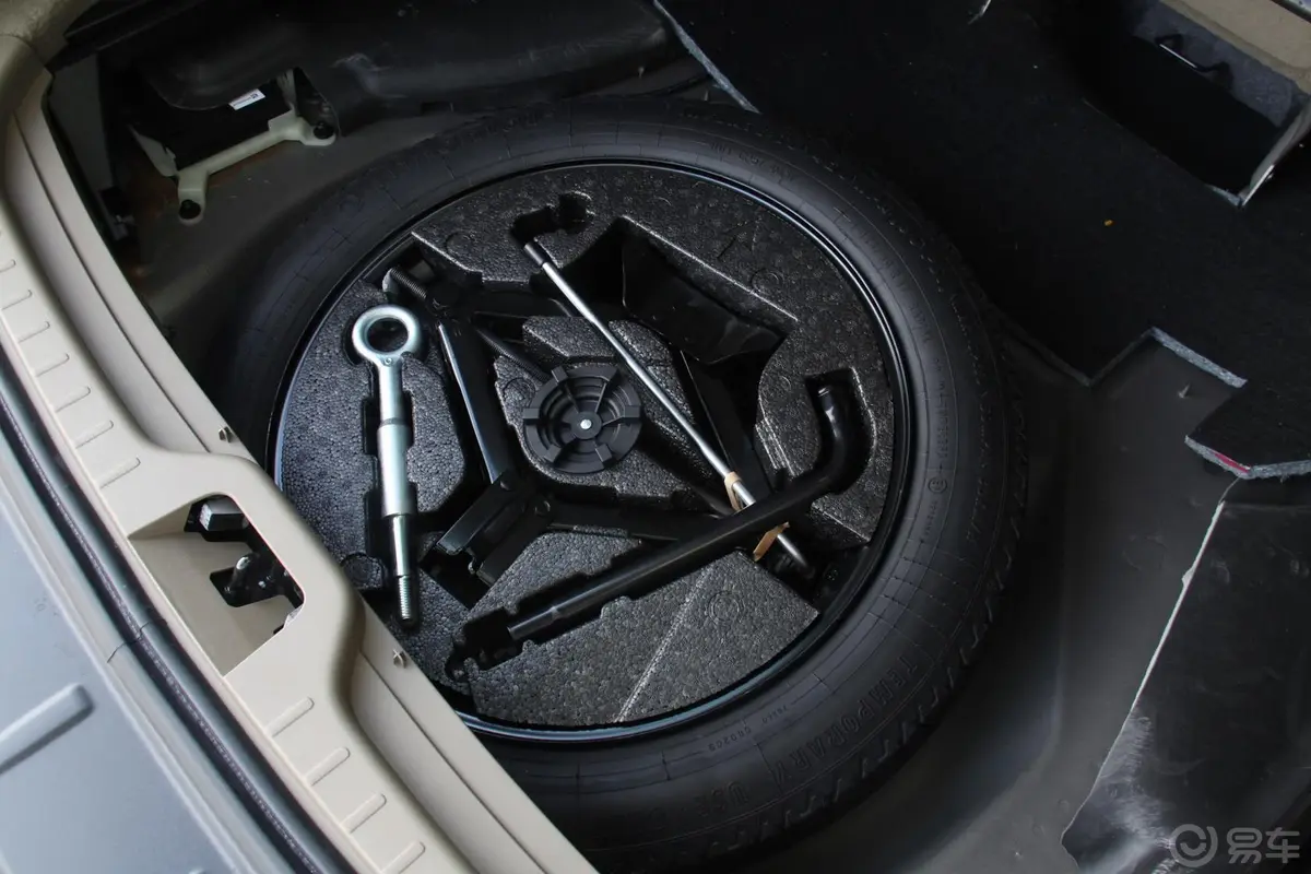 沃尔沃XC60(进口)3.0 T6 AWD舒适版备胎