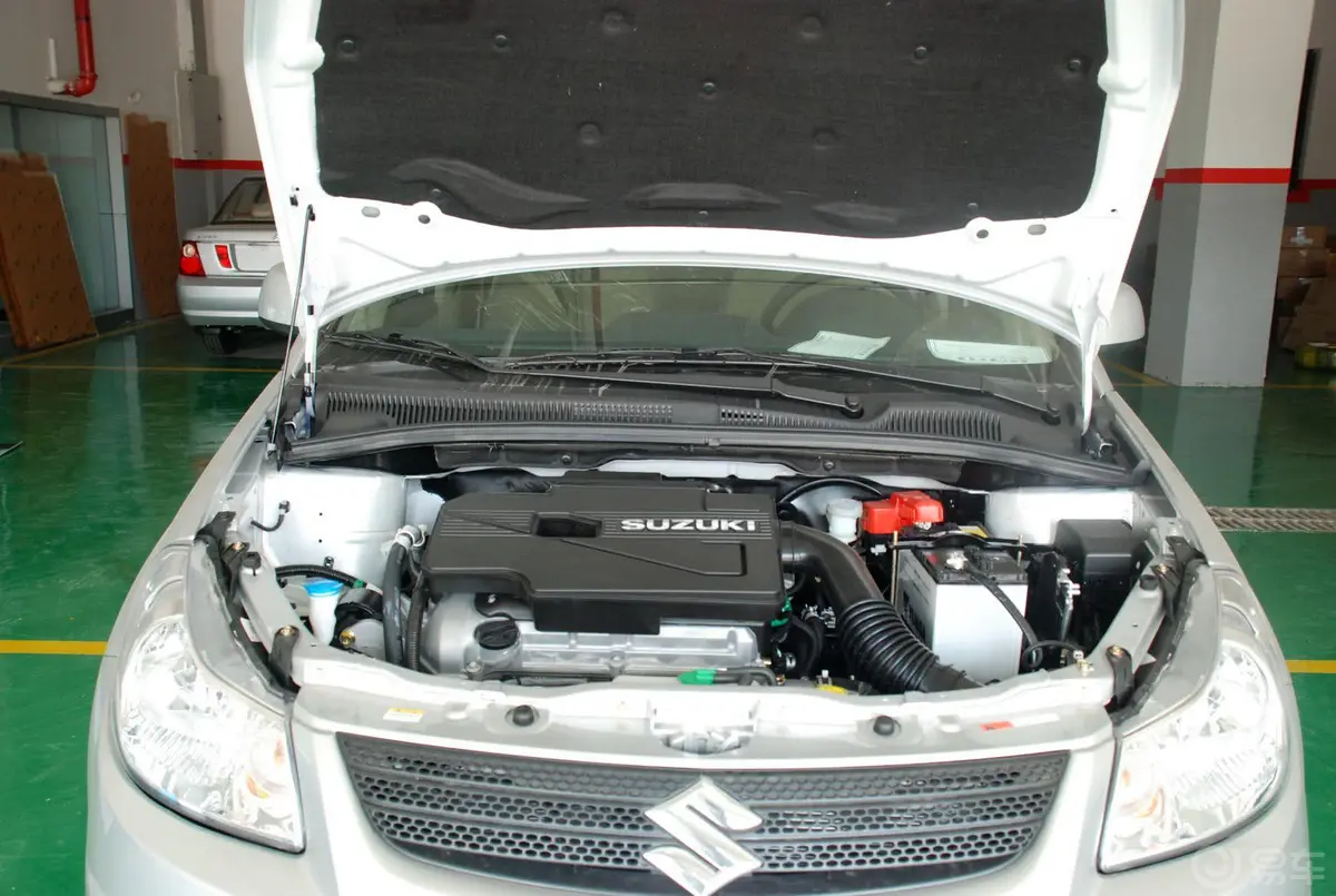 天语 SX4两厢 1.6L 舒适型 MT发动机盖开启