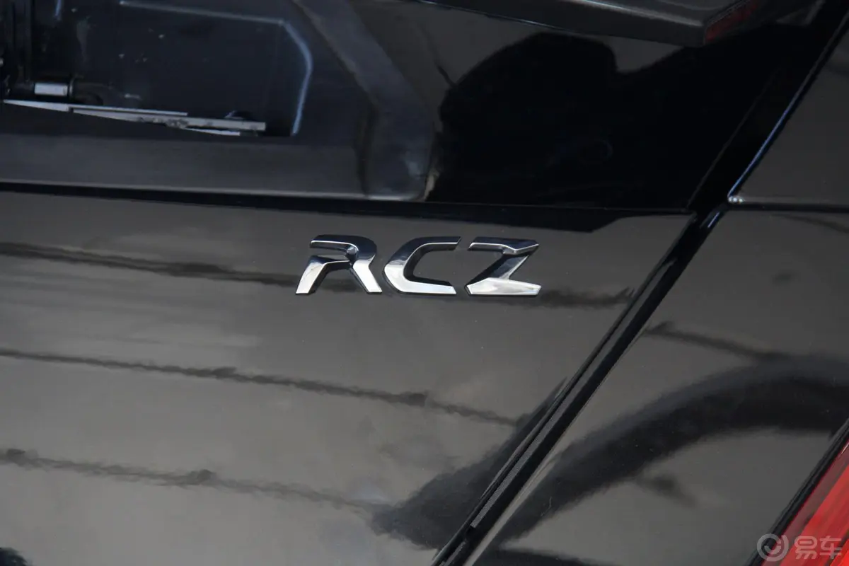 标致RCZ1.6T 自动 豪华运动型外观