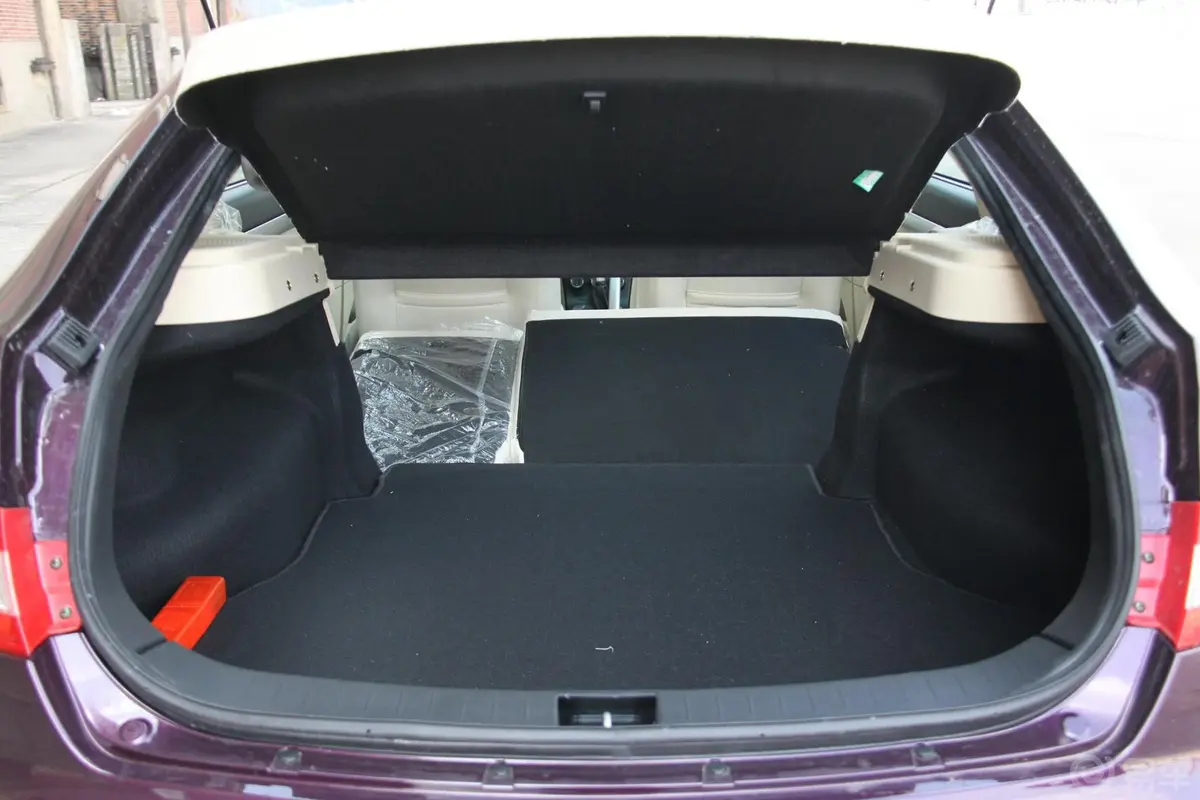 莲花L5Sportback 1.6L 手动 风尚版行李箱空间（后排全放倒）