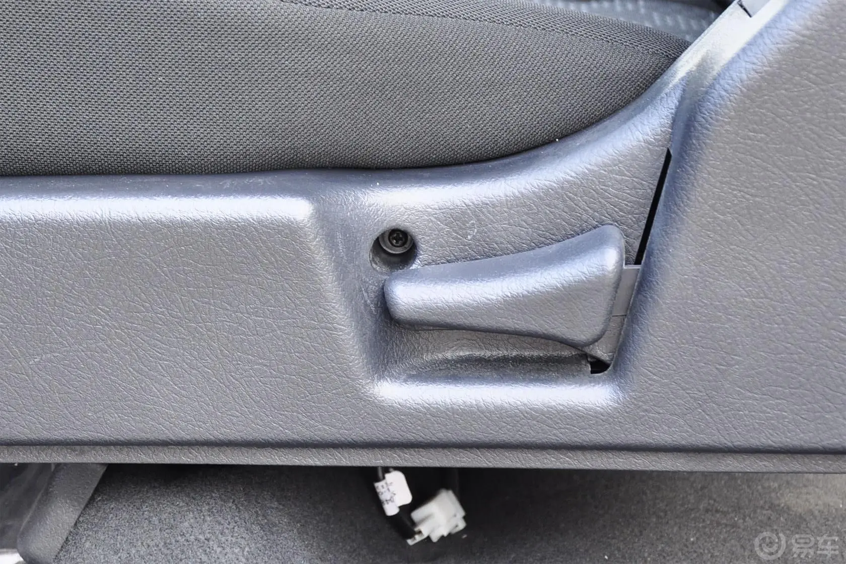 哈弗H3锐意版 2.0L 手动 精英型座椅调节键