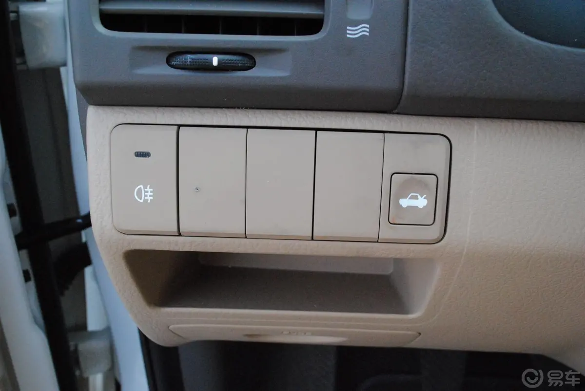 赛拉图1.6 手动 GL内饰