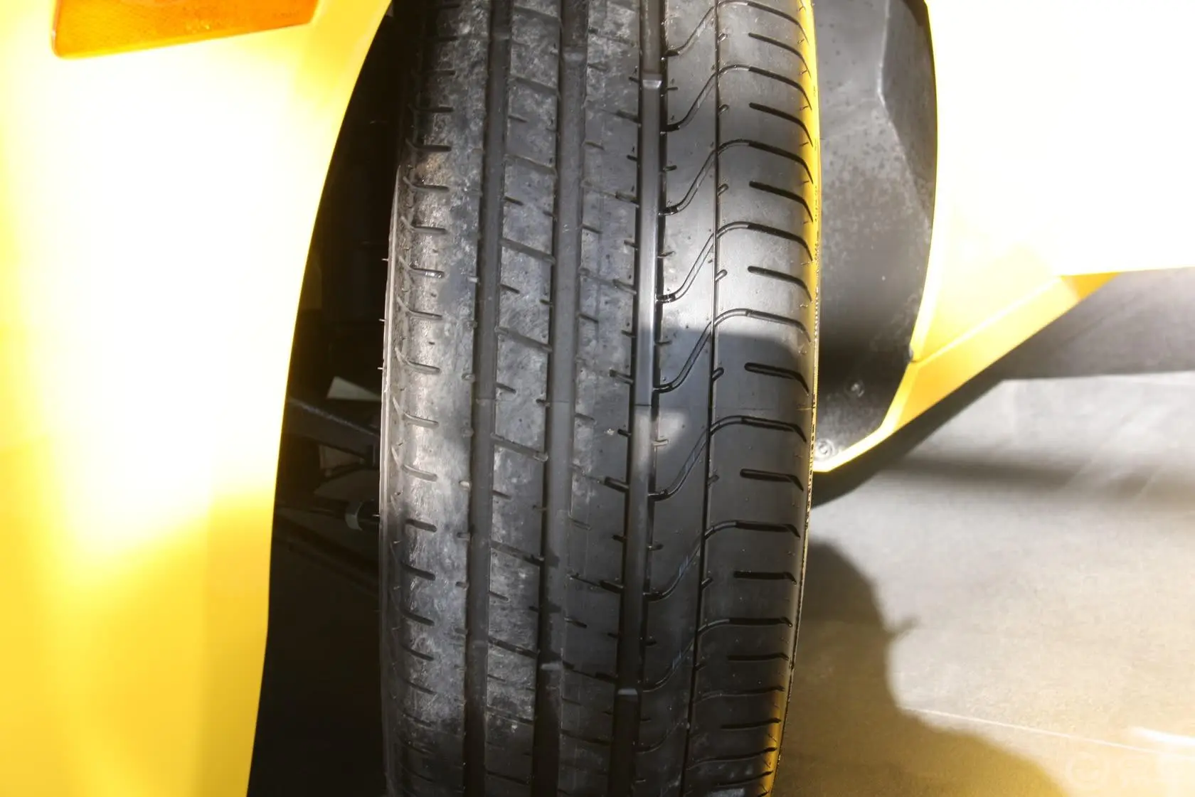 科迈罗3.6L  V6 自动 变形金刚限量版轮胎花纹