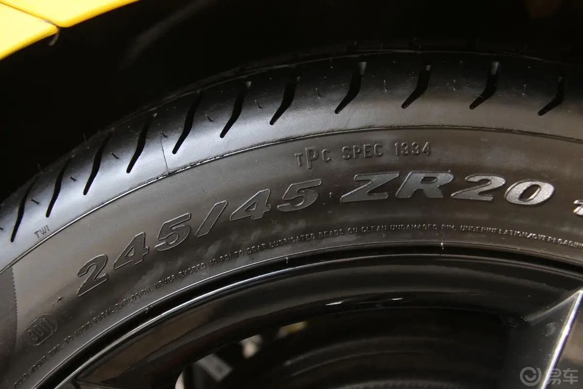 科迈罗3.6L  V6 自动 变形金刚限量版轮胎规格