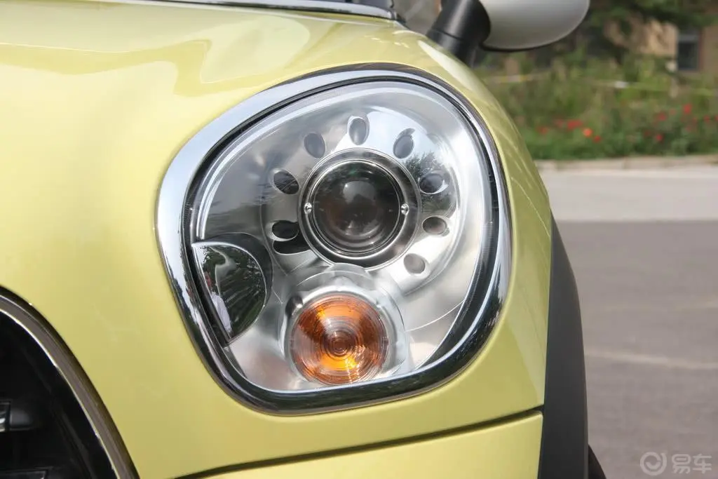 MINI COUNTRYMAN1.6L COOPER Excitement外观