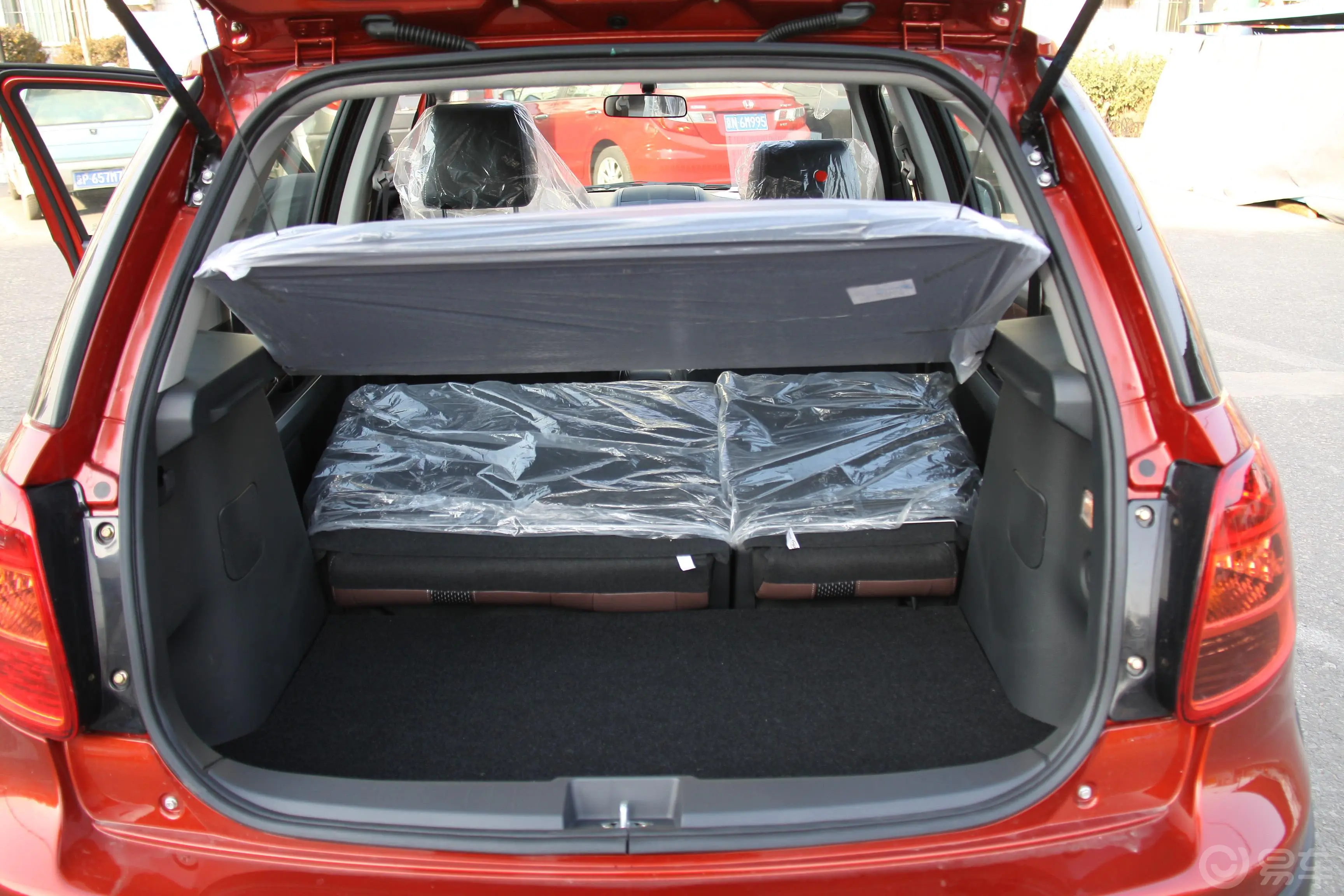 天语 SX4锐骑 1.8L 自动 运动型行李箱空间