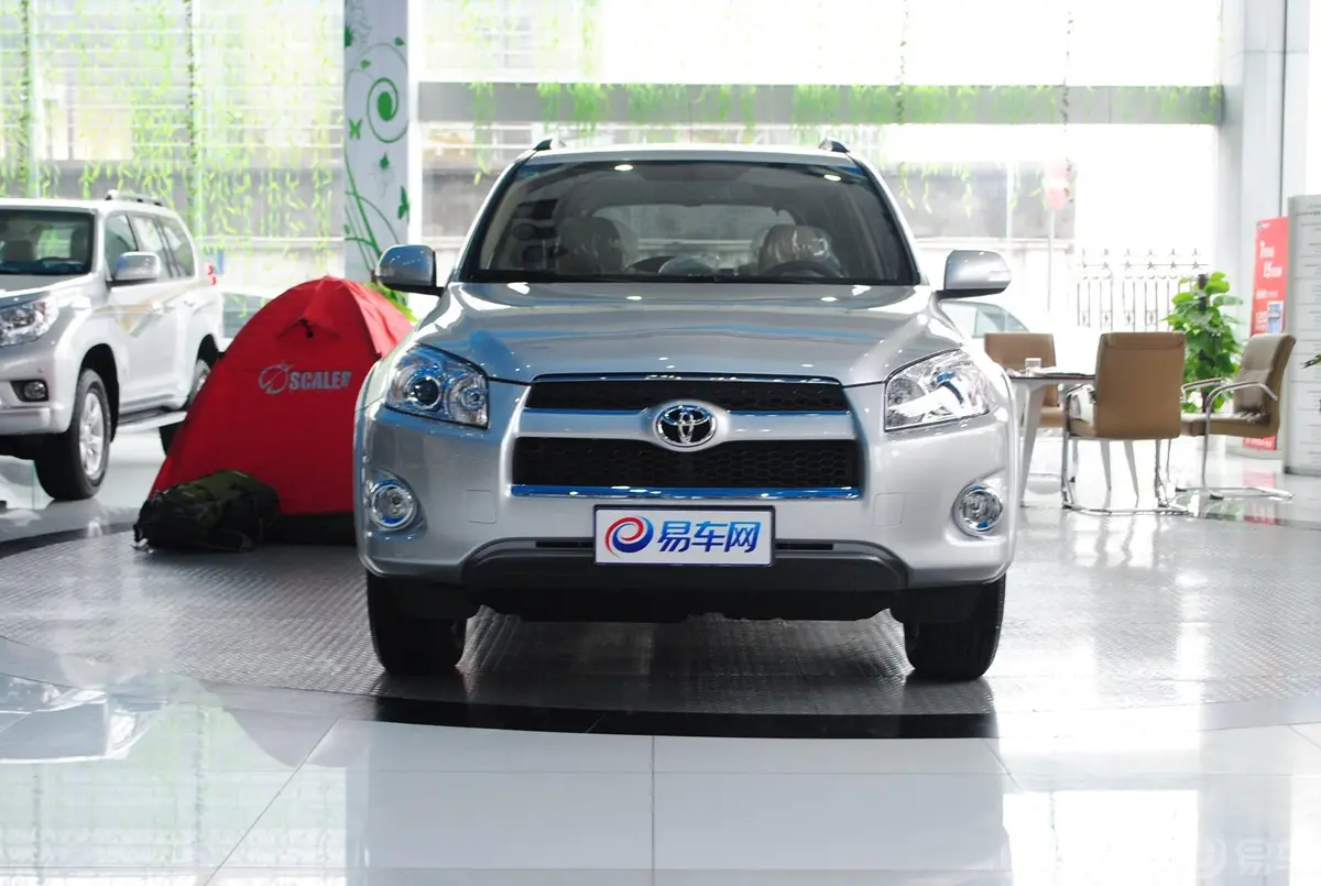 RAV4荣放2.4L 自动 至臻版外观