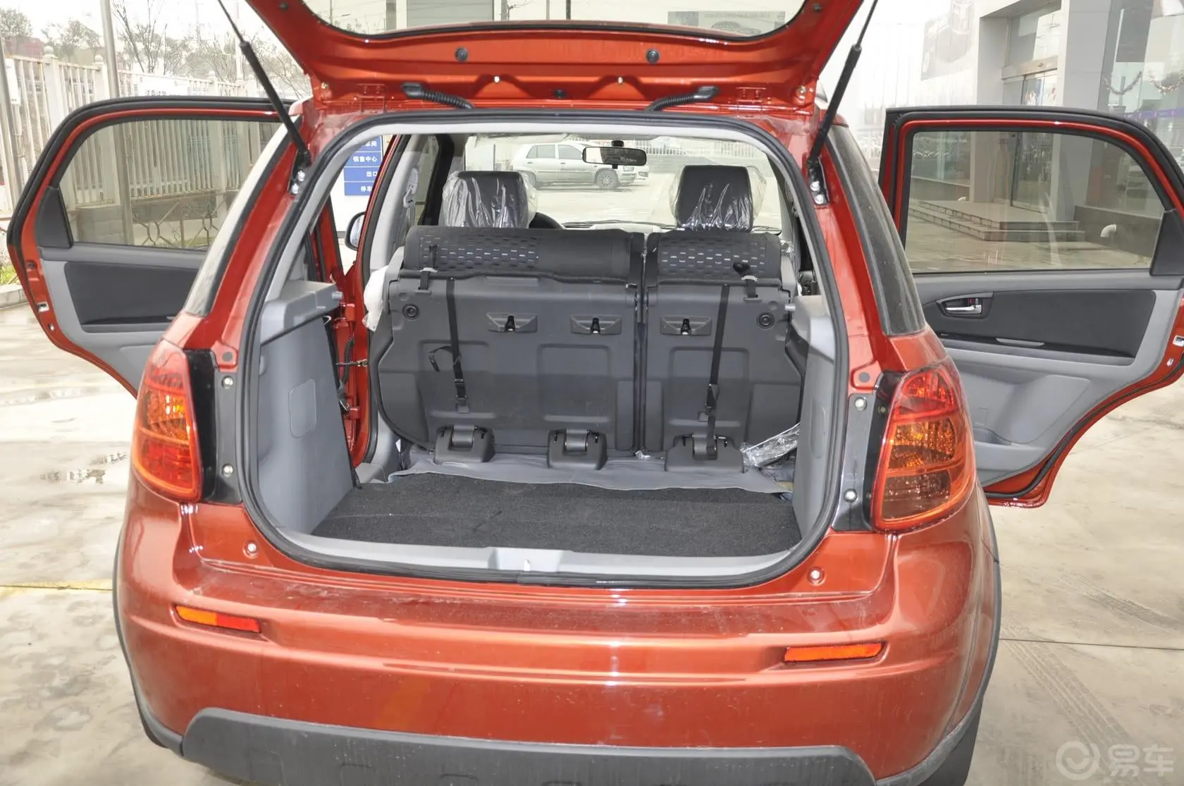 天语 SX4两厢 1.6L 灵动型 AT空间