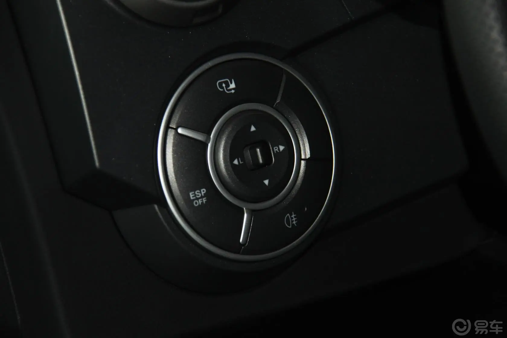 爱腾2.3L 自动 四驱豪华导航版 汽油外后视镜控制键