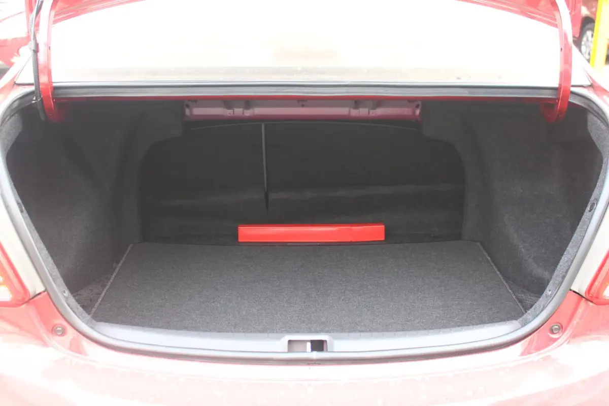 威驰1.3L GL-i 标准版 自动行李箱空间