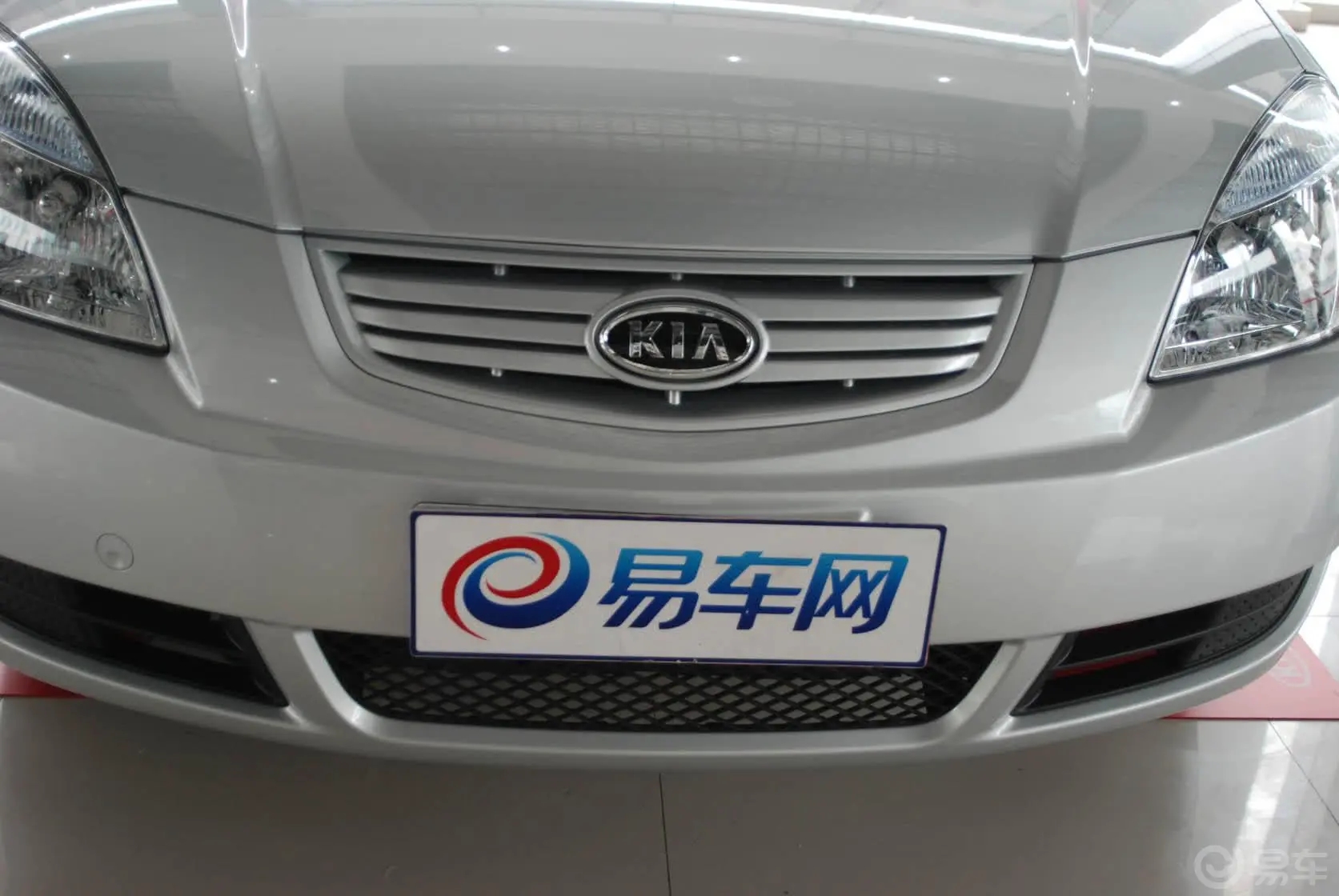 锐欧1.6 GLS M/T外观