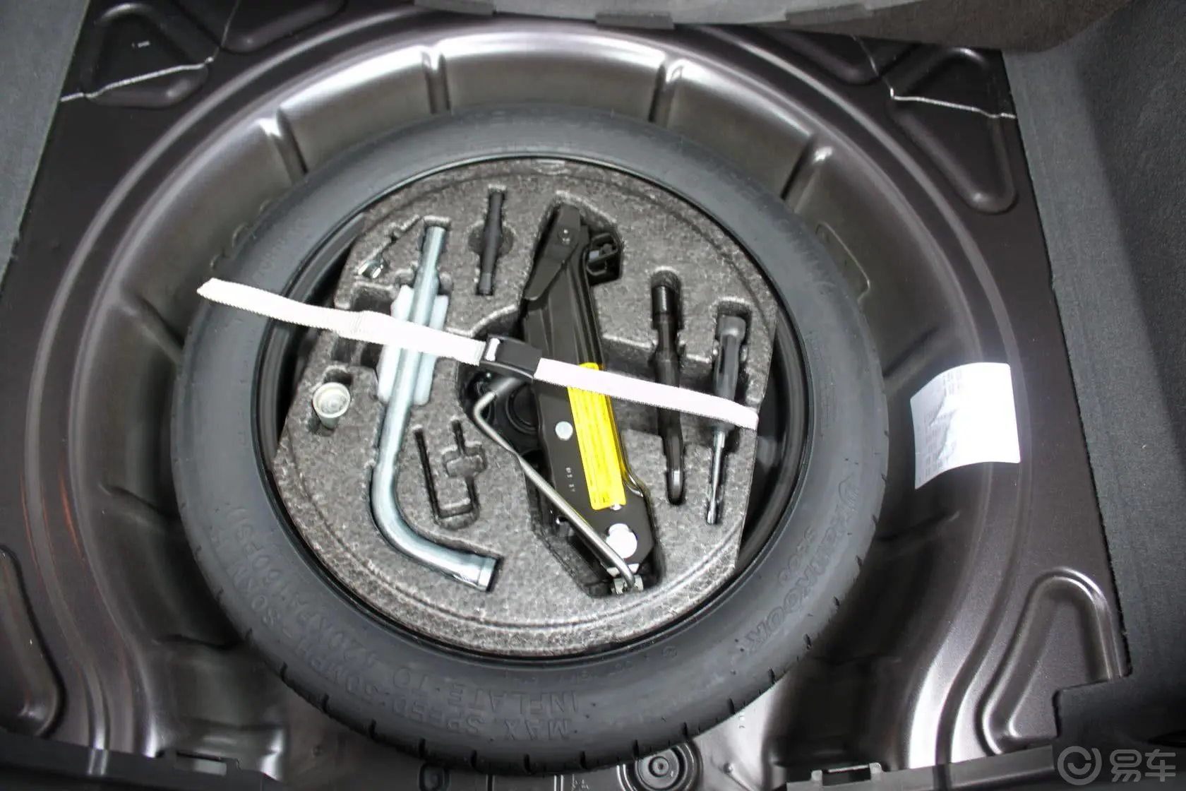 奥迪A3(进口)Sportback 1.4T 自动 豪华型备胎