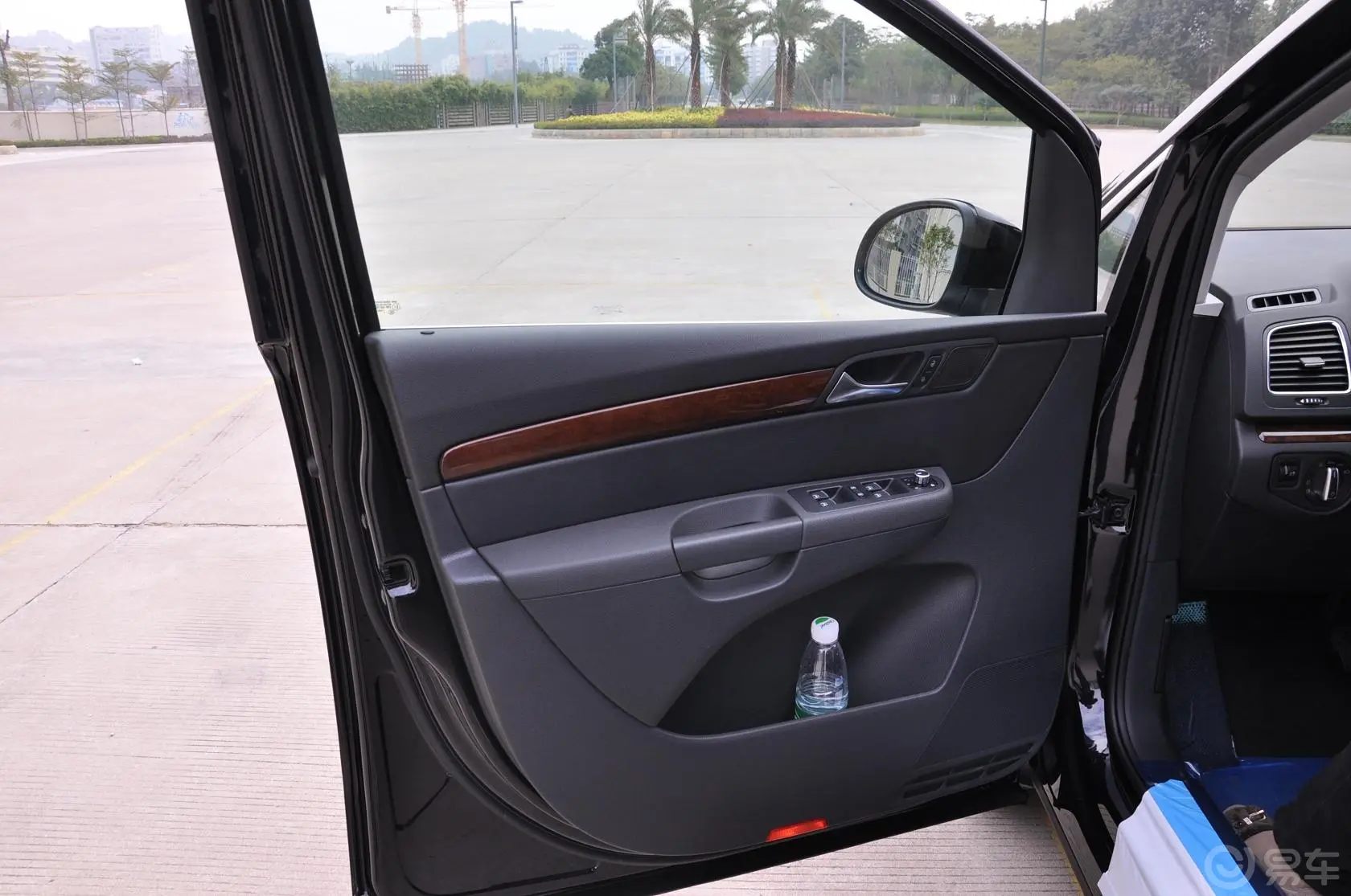 夏朗2.0L TSI 舒适型驾驶员侧车门内门板