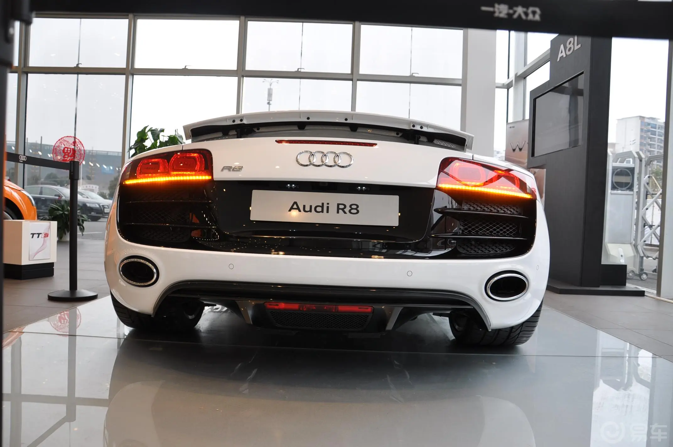 奥迪R8Spyder 5.2L FSI quattro外观