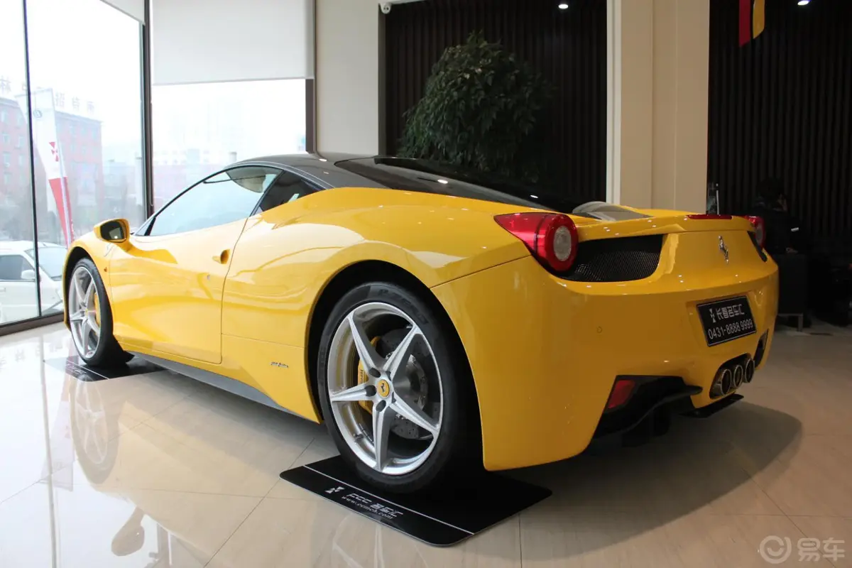 法拉利458Italia 4.5L 标准型外观