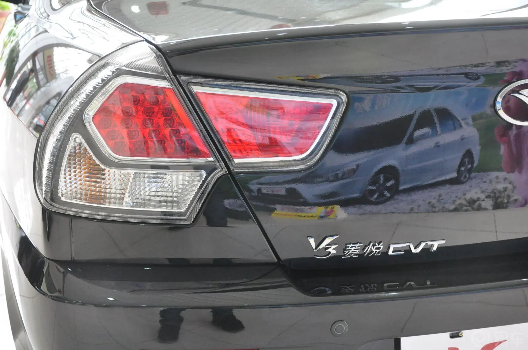 V3菱悦1.5L CVT SEi 豪华版外观