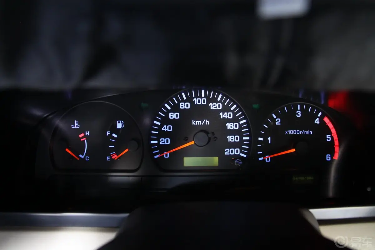 锐骐厢式车2WD ZD30柴油豪华型 国Ⅲ仪表盘背光显示