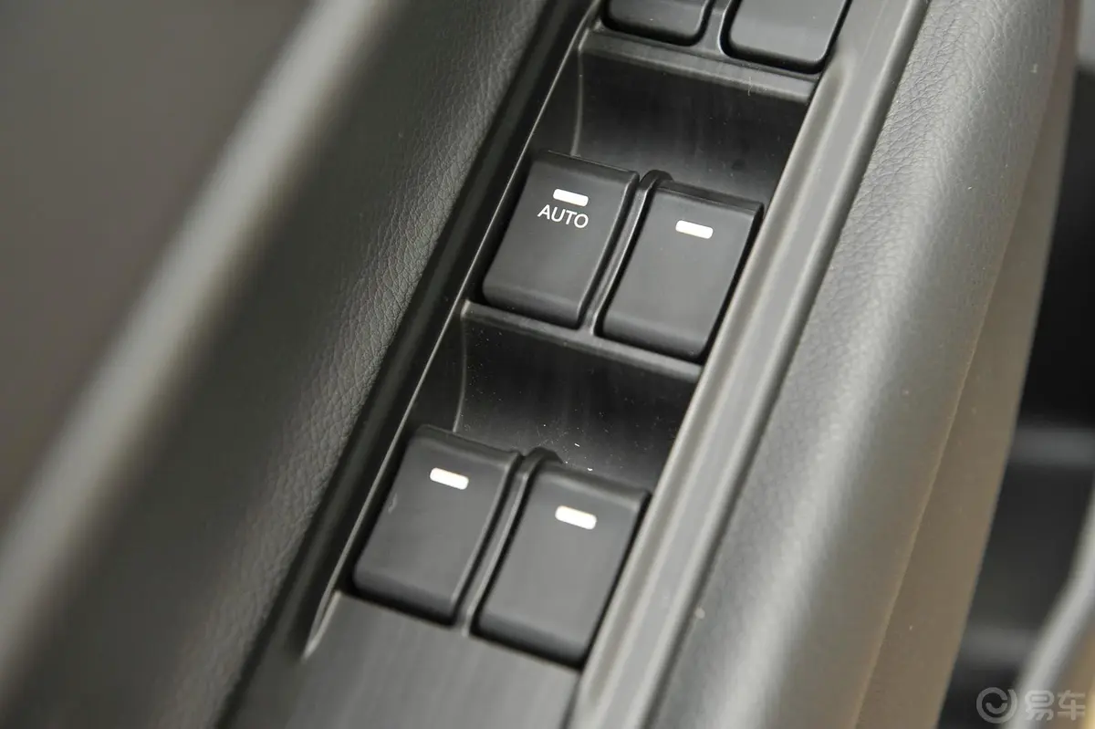传祺GS52.0L 自动 尊贵版车窗升降键