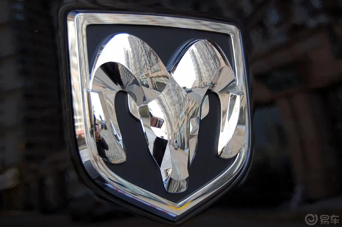 RAM Trucks皮卡RAM1500 5.7L 自动 经典版外观