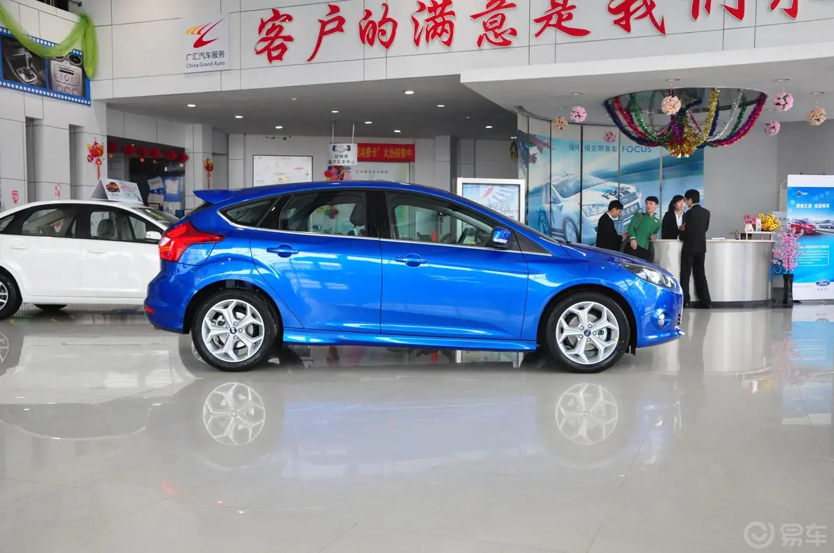 福克斯两厢 2.0L 手动 豪华运动型外观