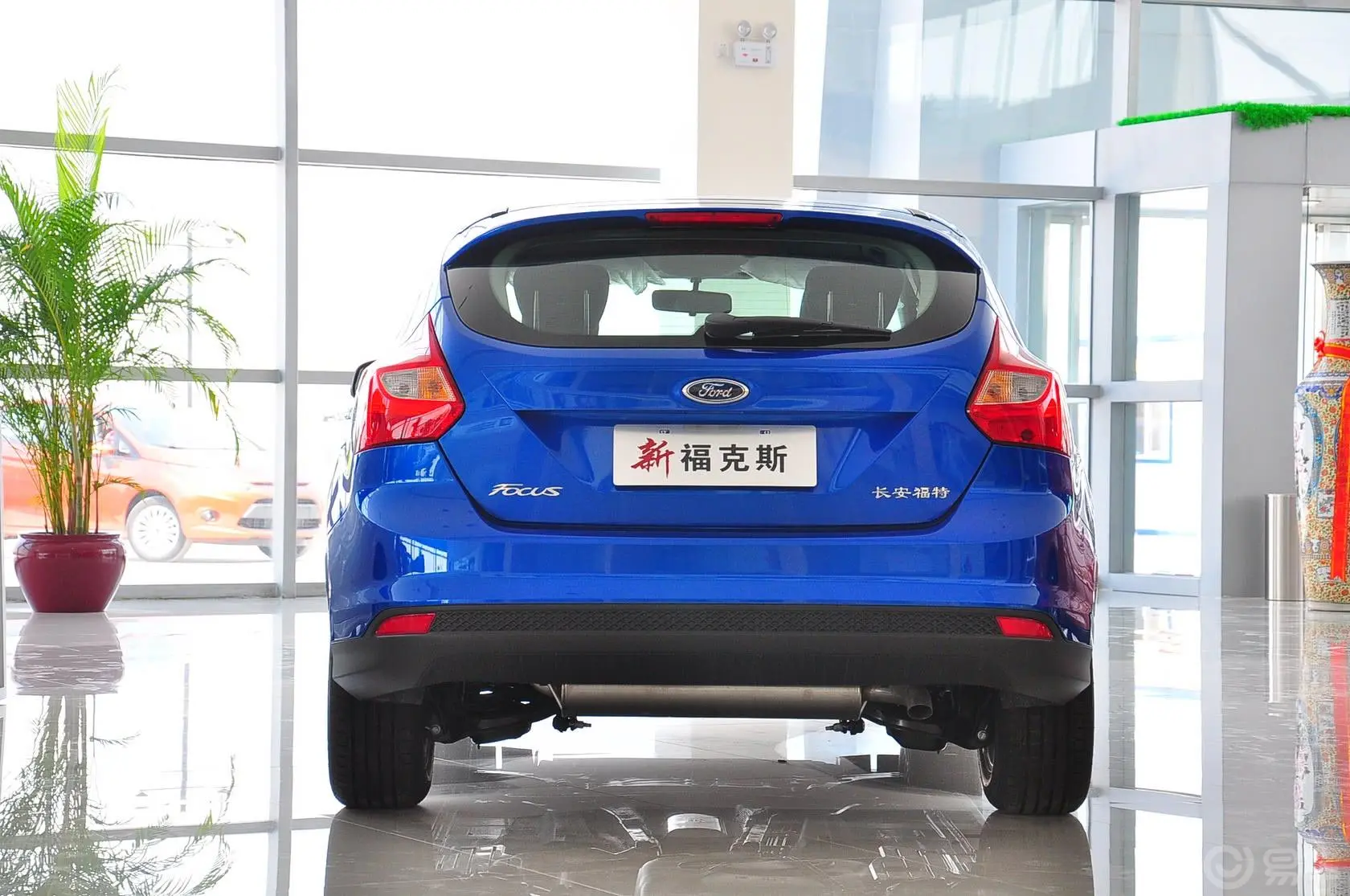 福克斯两厢 1.6L 手动 舒适型正后水平