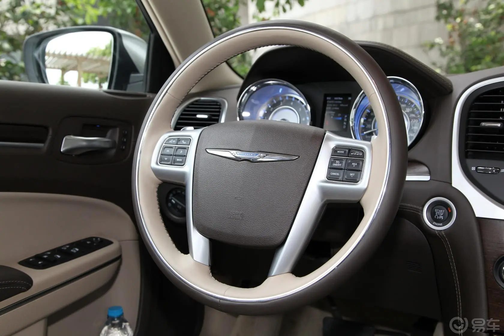 克莱斯勒3003.6L 自动 豪华型方向盘