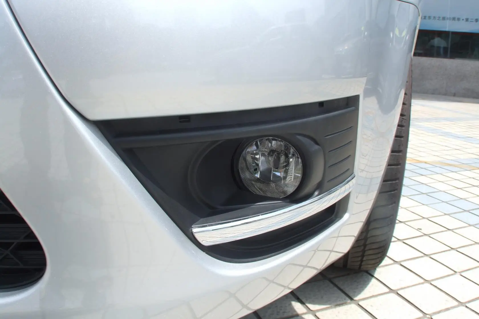 C4 PICASSO2.0i 16V 舒适版 7座外观