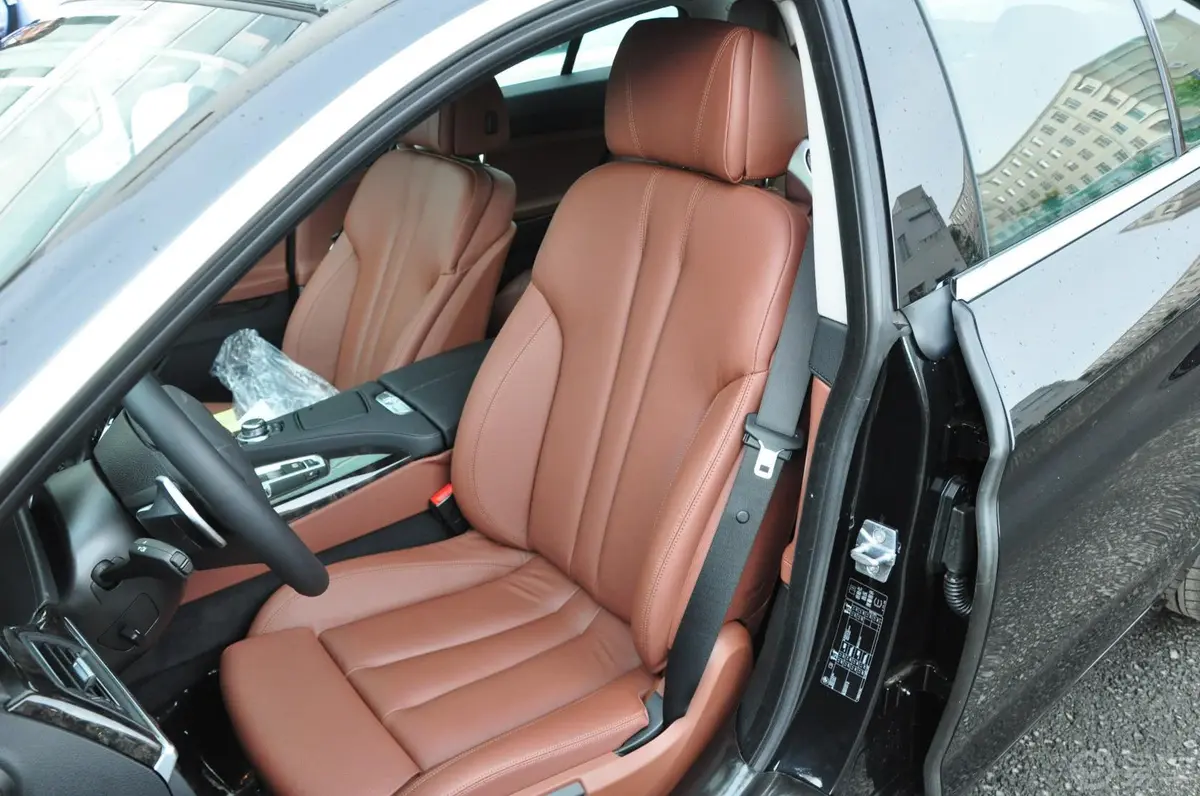 宝马6系640i Gran Coupe驾驶员座椅