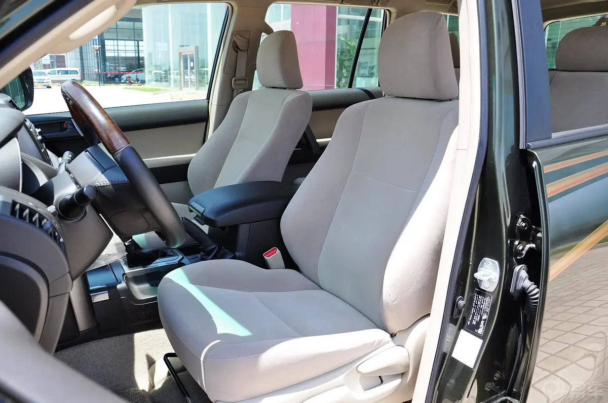 普拉多(进口)2700 2.7 AT 中东版高配驾驶员座椅