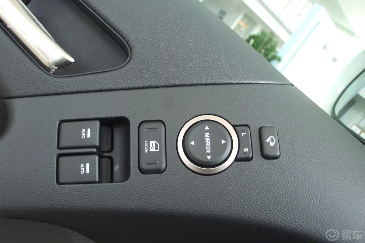 劳恩斯-酷派2.0T 手动 酷动版车窗升降键