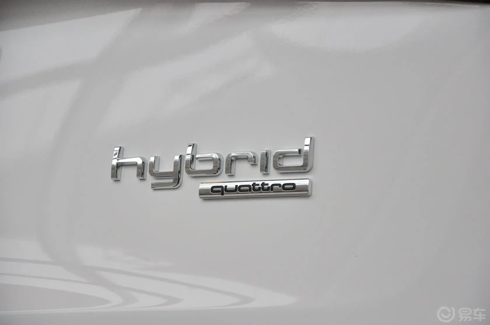 奥迪Q5(进口)2.0 TFSI Hybrid quattro车门迎宾装饰板