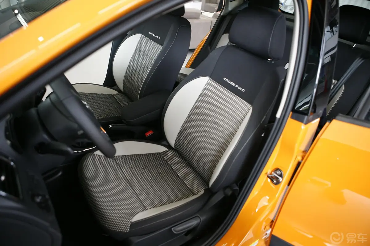 PoloCross 1.6L 手动驾驶员座椅