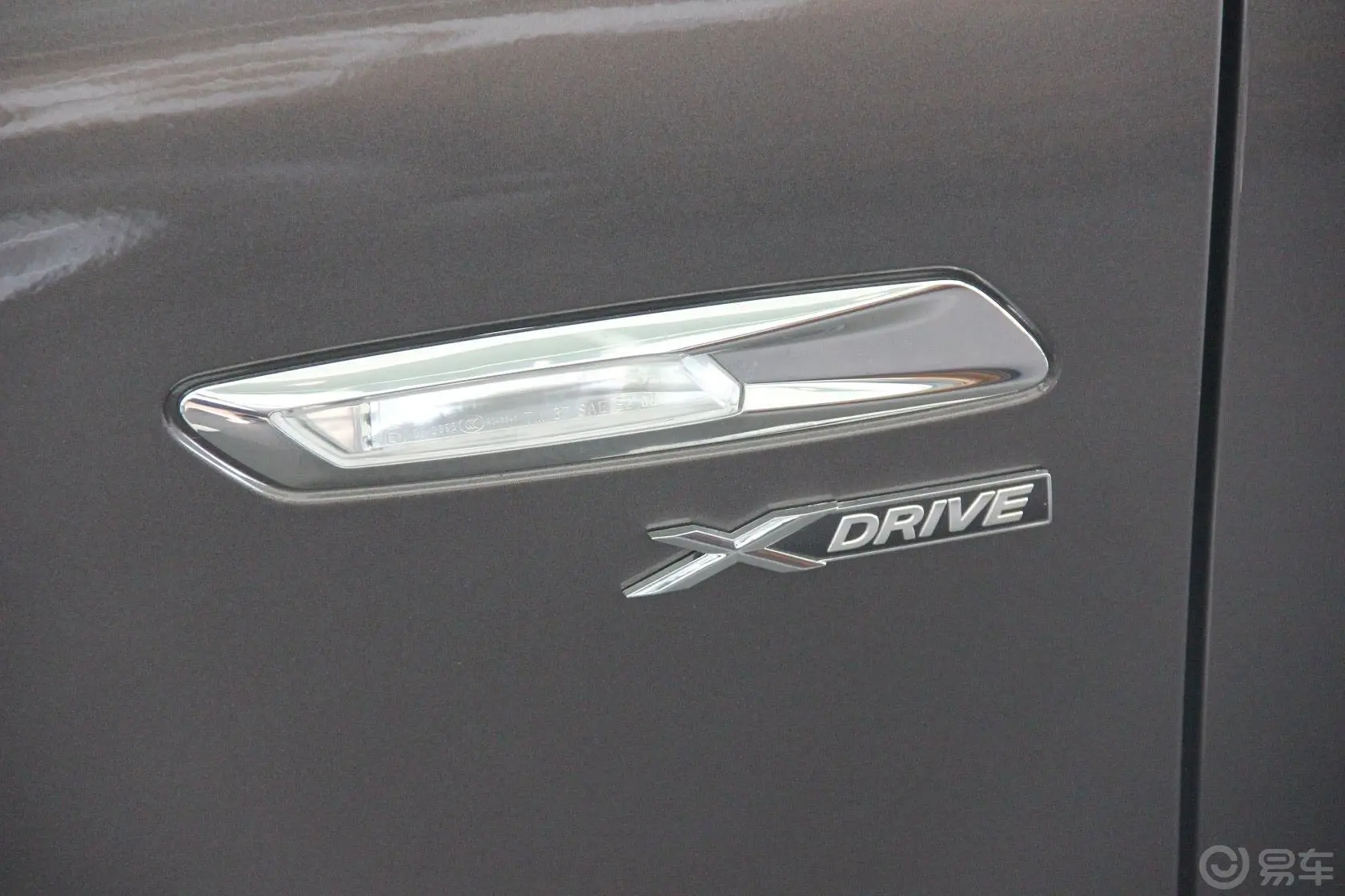 宝马5系(进口)528i xDrive 豪华型车侧转向灯