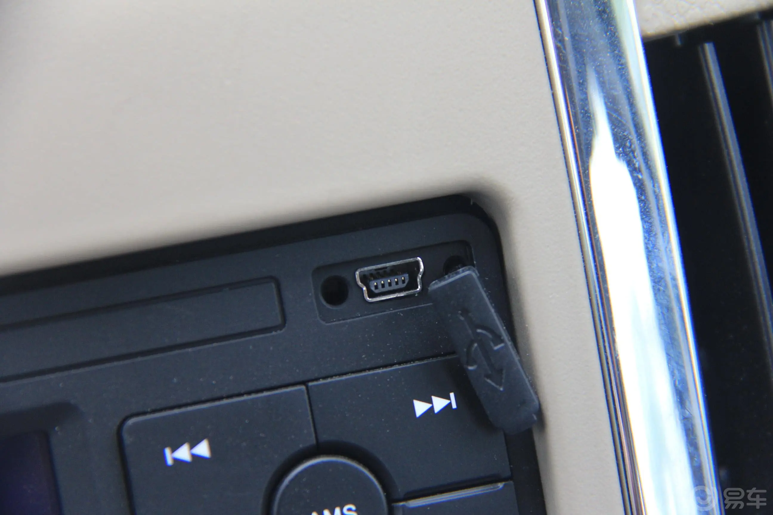 五星1.1L 手动 舒适型USB接口