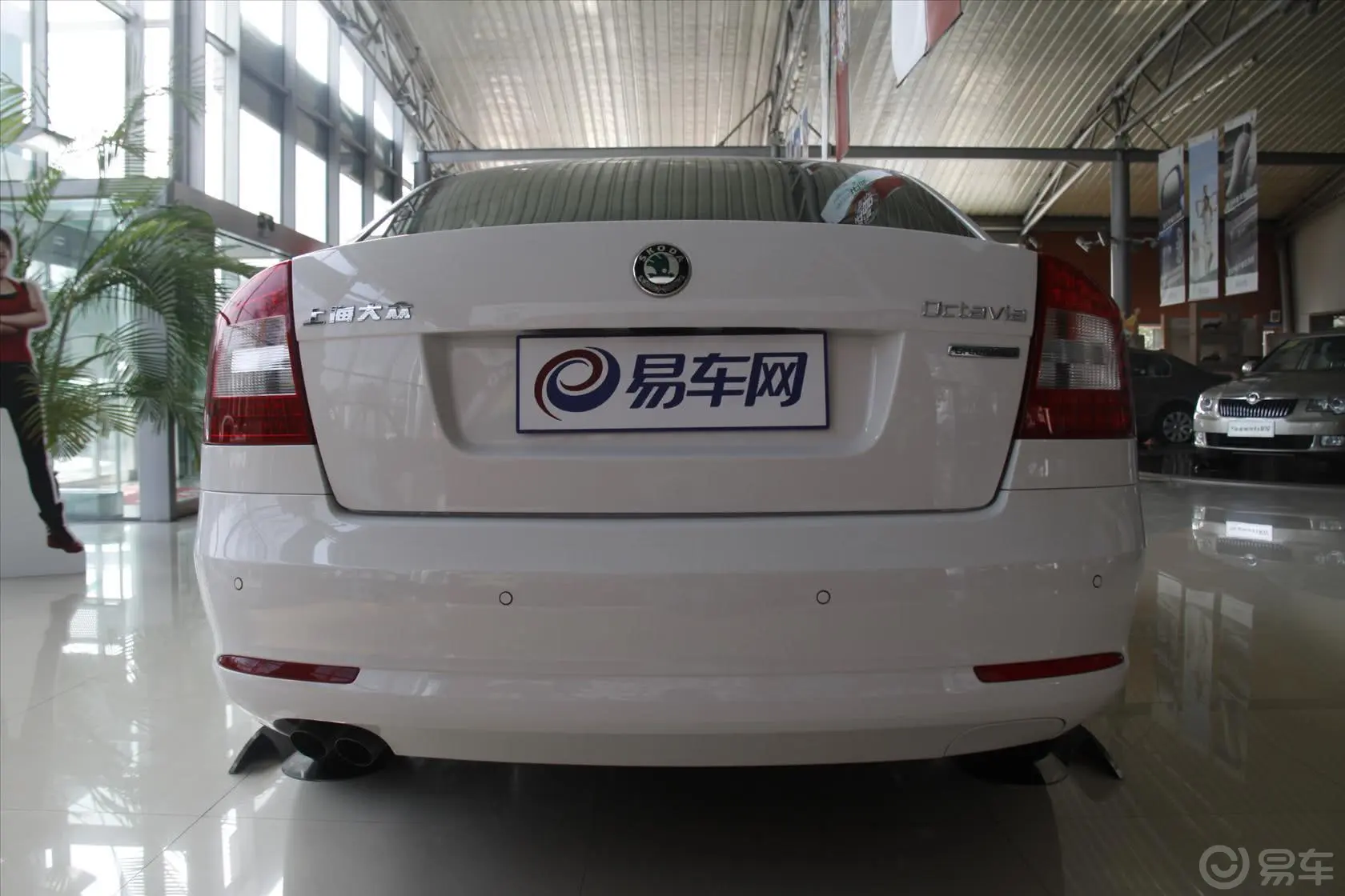 明锐1.4 TSI GreenLine正后水平