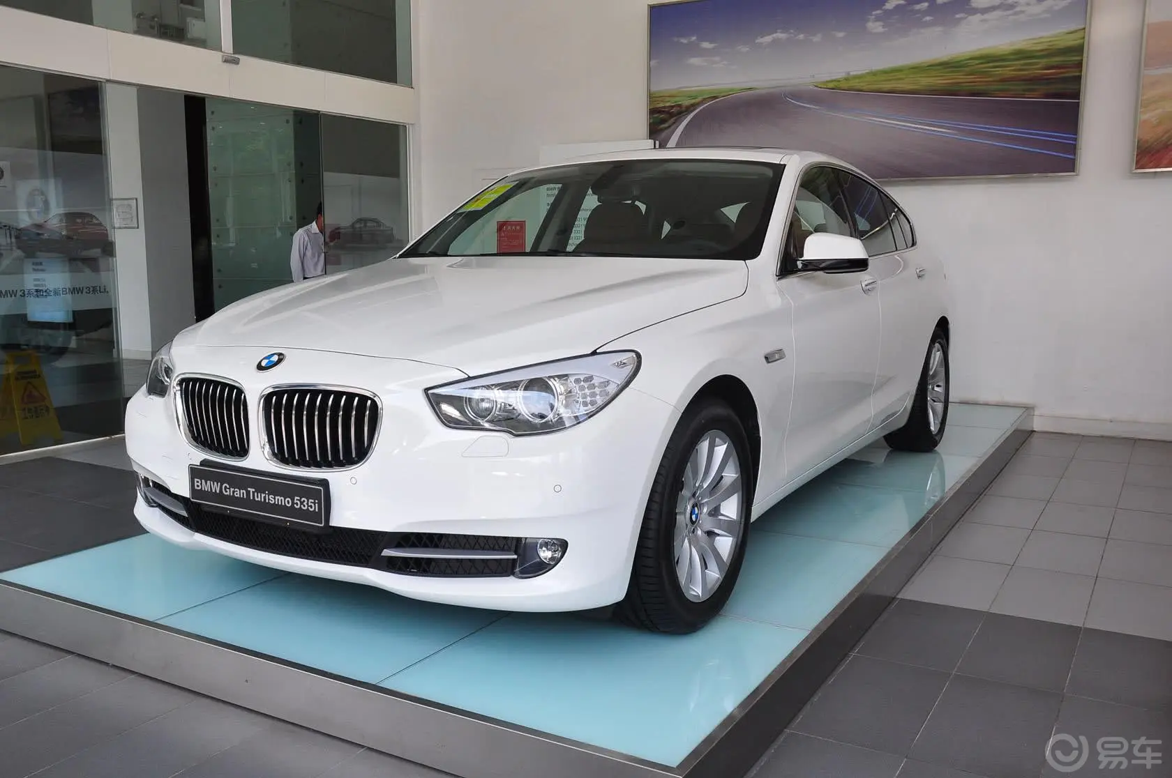 宝马5系GT535i xDrive 豪华型外观