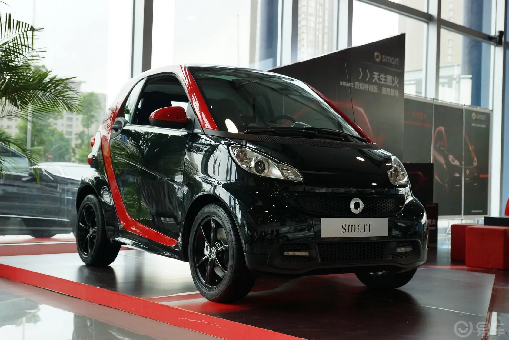 smart fortwo1.0T 硬顶激情烈焰特别版外观