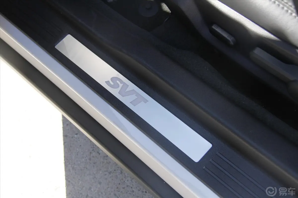 MustangShelby V8 5.4L 手动 豪华版 SVT改装车门迎宾装饰板