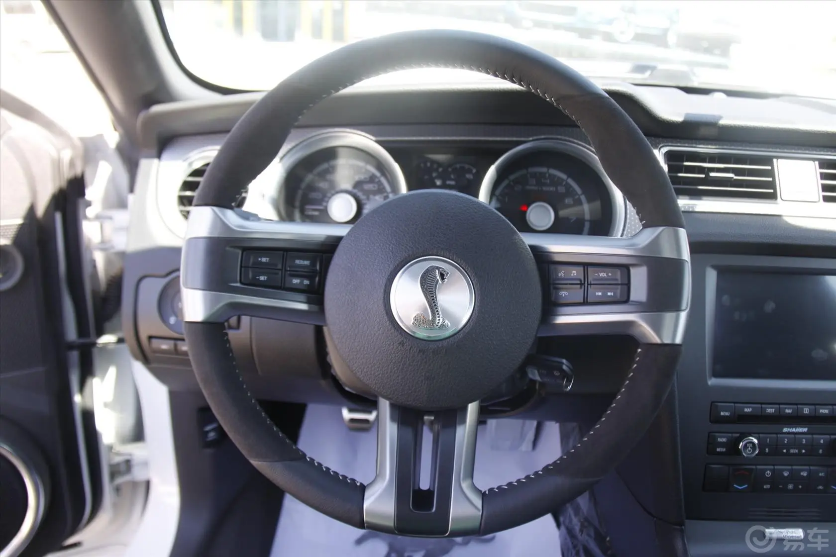 MustangShelby V8 5.4L 手动 豪华版 SVT改装方向盘