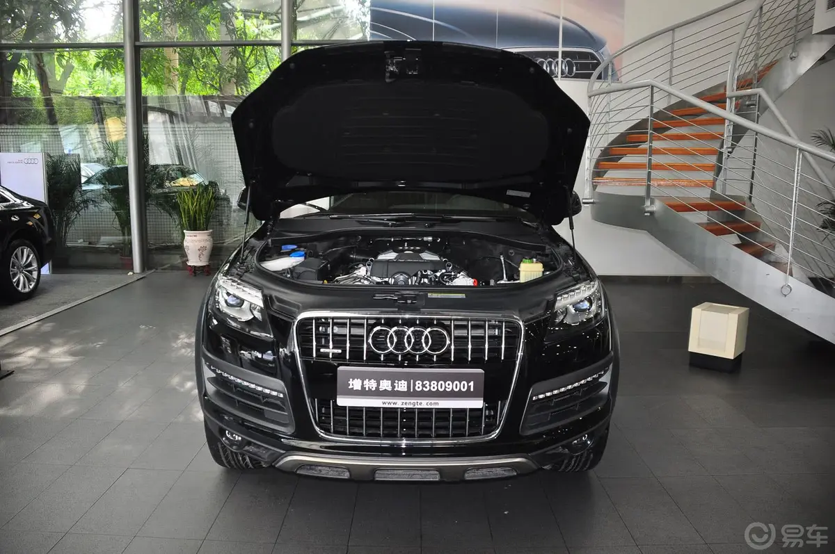 奥迪Q73.0 TFSI quattro(200kW)舒适型内饰