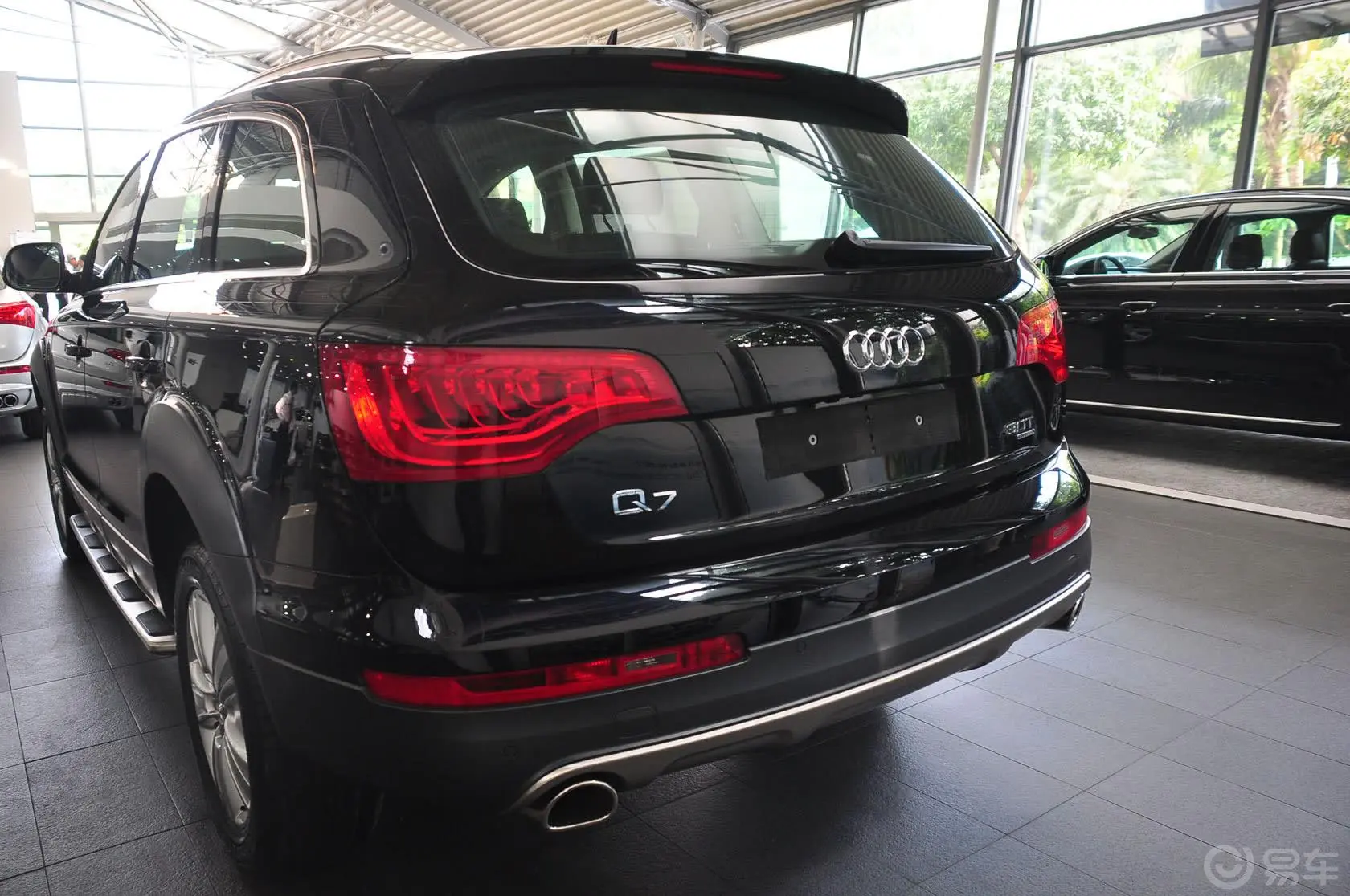 奥迪Q73.0 TFSI quattro(200kW)舒适型外观