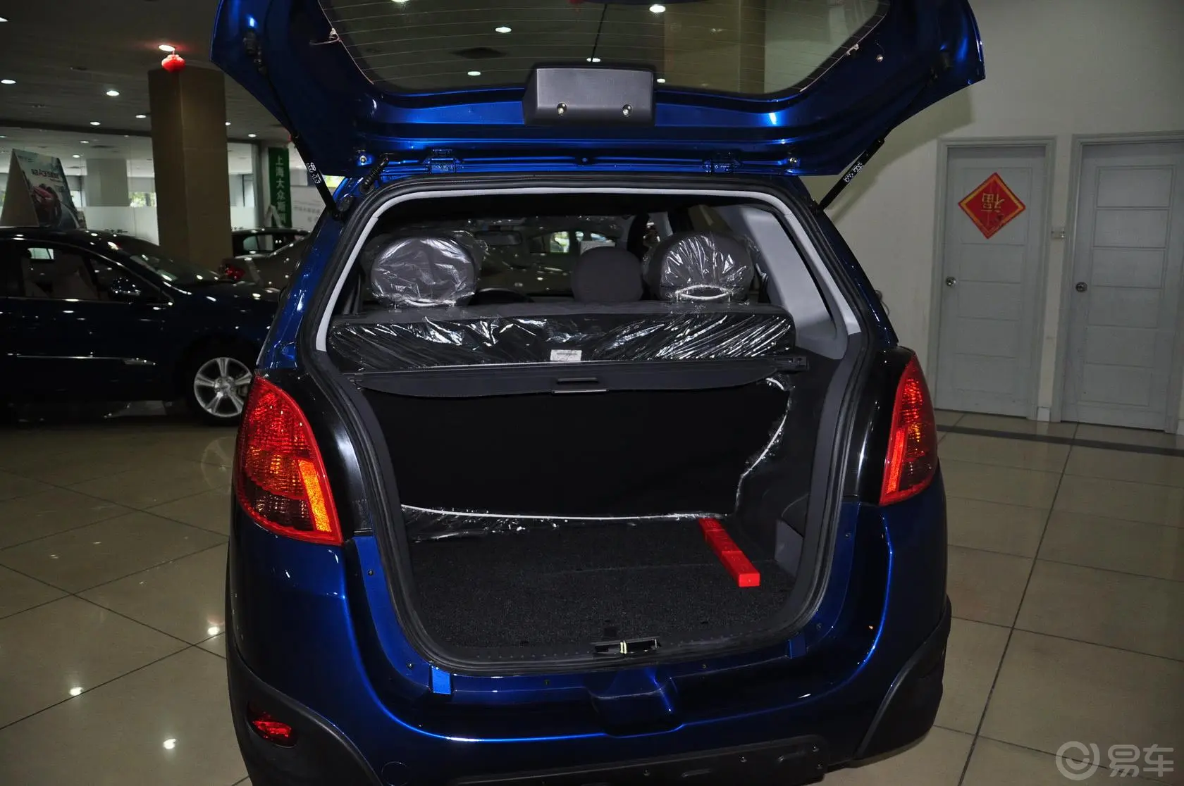 奇瑞X11.5L 手动 舒适型行李箱空间