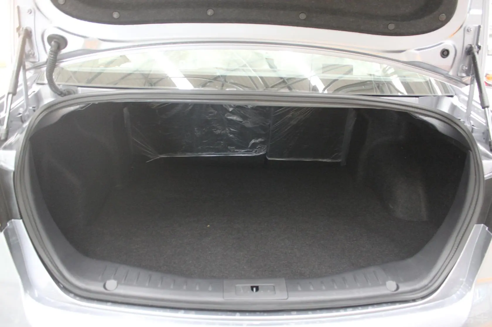 奔腾B902.0L 自动 舒适型行李箱空间