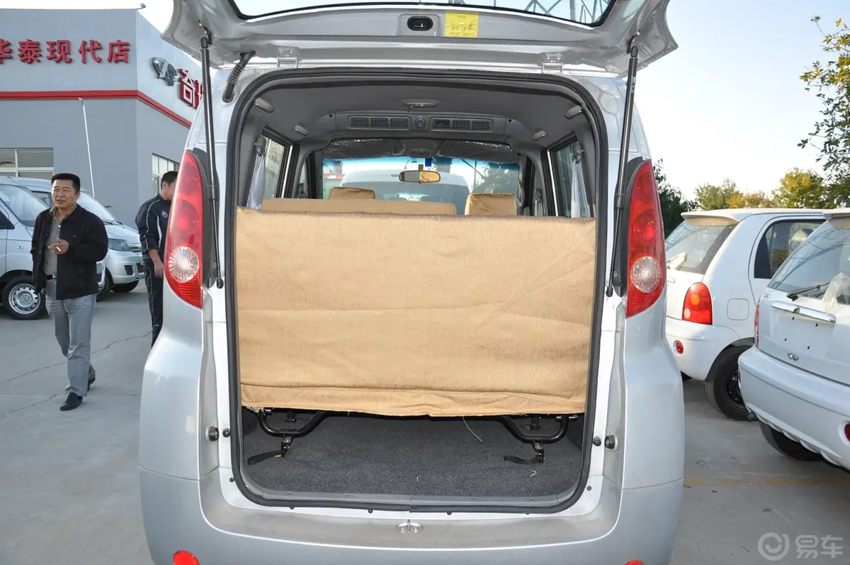 优雅1.2L 手动 新实力型行李箱空间